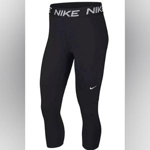 ~NWT~Women's NIKE Training Victory Dri-Fit Baselayer Essential Capri Pant~Medium